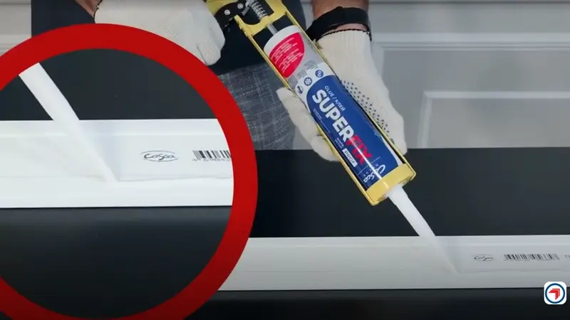 Монтаж плинтуса из экополимера Cosca Decor